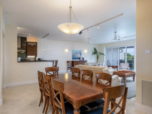 Four Bedroom Oceanfront Vacation Condo in Key Largo Sleeps 8